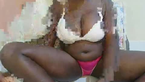 Snapshot of sexxy_maya1 chatting on 05-12-26, 05:43 sexxy_maya1 online show from 05-12-26, 05:43