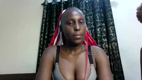 Snapshot of sexxy_melmine chatting on 05-16-26, 03:00 Dolly online show from 05-16-26, 03:00
