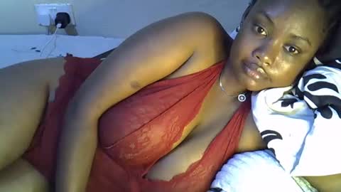 Snapshot of sexxy_mish chatting on 10-14-25, 06:42 sexxy_mish online show from 10-14-25, 06:42