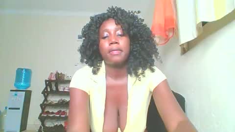 Snapshot of sexxy_thick_ebony chatting on 09-23-25, 06:55 Sweet doll online show from 09-23-25, 06:55