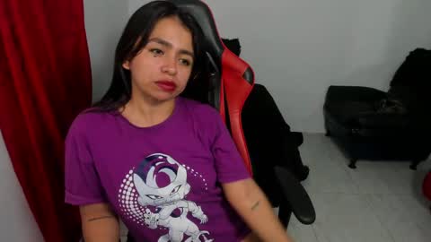 Snapshot of sexxyhot23 chatting on 03-07-25, 04:46 LINDA online show from 03-07-25, 04:46