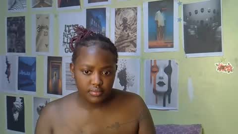 Snapshot of sexxykaree chatting on 04-19-26, 12:04 sexxykaree online show from 04-19-26, 12:04