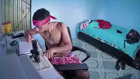 Snapshot of sexy_0boy chatting on 02-19-26, 09:44 Sebastian online show from 02-19-26, 09:44