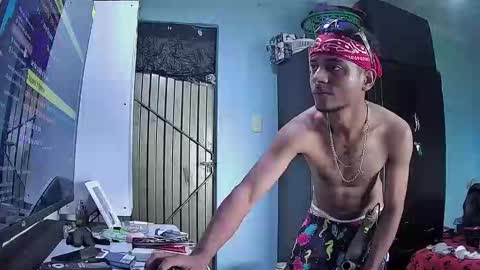 Snapshot of sexy_0boy chatting on 02-26-26, 09:03 Sebastian online show from 02-26-26, 09:03