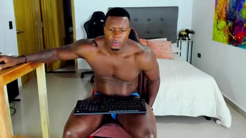 Snapshot of sexy_blackman chatting on 04-18-26, 05:28 sexy blackman online show from 04-18-26, 05:28