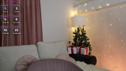 Snapshot of sexy_blonde_doll chatting on 12-22-24, 01:22 Lina online show from 12-22-24, 01:22