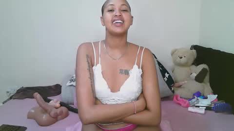 sexy_bluegirl online show from 03-13-26, 05:41