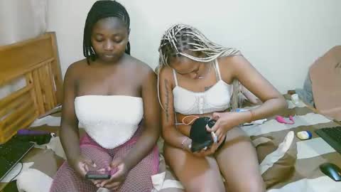 sexy_bluegirl online show from 04-14-26, 02:39