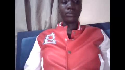 sexy_butty01 online show from 12-19-25, 09:22