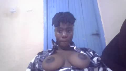 sexy_butty01 online show from 04-17-26, 06:33