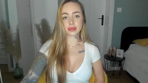 C o r a l i e online show from 04-08-26, 07:30