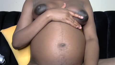 Snapshot of sexy_couple412048 chatting on 12-28-24, 09:51 obed and immy online show from 12-28-24, 09:51