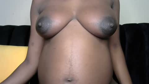 Snapshot of sexy_couple412048 chatting on 12-29-24, 03:57 obed and immy online show from 12-29-24, 03:57