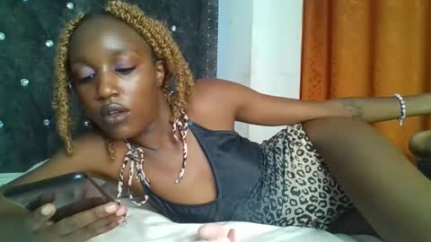 Snapshot of sexy_ebony_nica chatting on 01-31-25, 03:00 sexy_ebony_nica online show from 01-31-25, 03:00