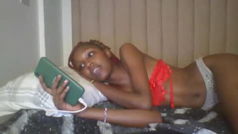 Snapshot of sexy_ebony_nica chatting on 10-20-25, 01:33 sexy_ebony_nica online show from 10-20-25, 01:33