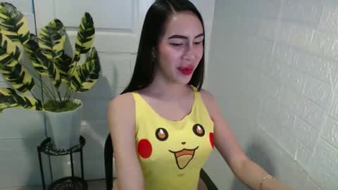 Snapshot of sexy_emily92 chatting on 09-17-25, 02:19 sexy_emily92 online show from 09-17-25, 02:19