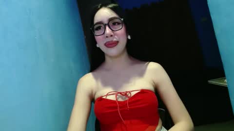 sexy_emily92 online show from 02-26-26, 10:47
