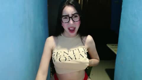 Snapshot of sexy_emily92 chatting on 03-28-26, 06:46 sexy_emily92 online show from 03-28-26, 06:46