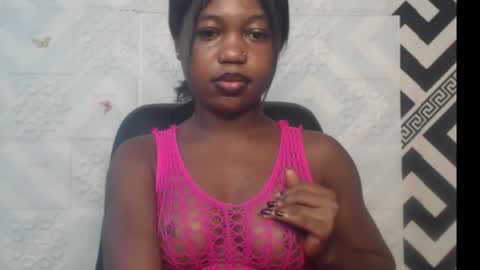 Snapshot of sexy_floral chatting on 09-14-25, 07:29 Angela online show from 09-14-25, 07:29