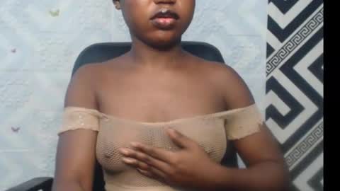 Snapshot of sexy_floral chatting on 09-22-25, 09:11 Angela online show from 09-22-25, 09:11