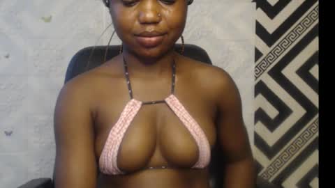 Snapshot of sexy_floral chatting on 09-30-25, 09:14 Angela online show from 09-30-25, 09:14