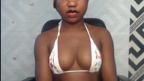 Snapshot of sexy_floral chatting on 10-05-25, 05:33 Angela online show from 10-05-25, 05:33