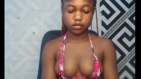 Snapshot of sexy_floral chatting on 10-11-25, 02:37 Angela online show from 10-11-25, 02:37