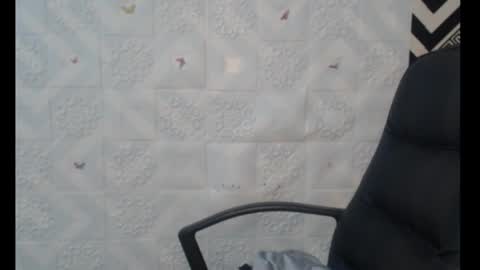 Snapshot of sexy_floral chatting on 10-26-25, 07:31 Angela online show from 10-26-25, 07:31