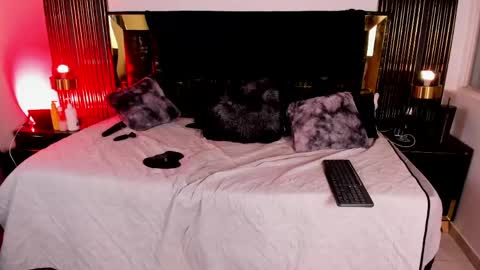 Snapshot of sexy_hot_milf_ chatting on 05-02-26, 05:01 Dafne online show from 05-02-26, 05:01