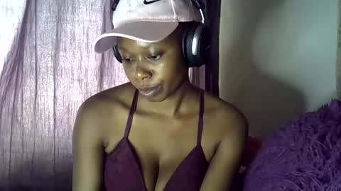 Snapshot of sexy_leila3 chatting on 05-23-26, 12:09 kayla online show from 05-23-26, 12:09