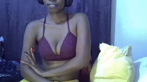 Snapshot of sexy_leila3 chatting on 06-01-26, 07:37 kayla online show from 06-01-26, 07:37