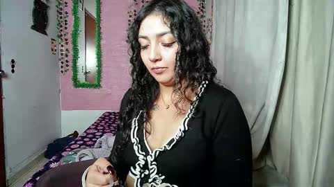 sexy lolas online show from 11-25-25, 03:17