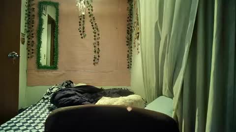 Snapshot of sexy_lolas chatting on 04-25-26, 01:19 sexy lolas online show from 04-25-26, 01:19