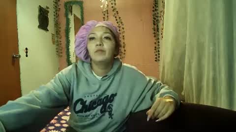 Snapshot of sexy_lolas chatting on 06-24-26, 01:59 sexy lolas online show from 06-24-26, 01:59