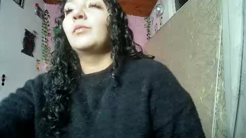 Snapshot of sexy_lolas chatting on 07-06-26, 01:13 sexy lolas online show from 07-06-26, 01:13