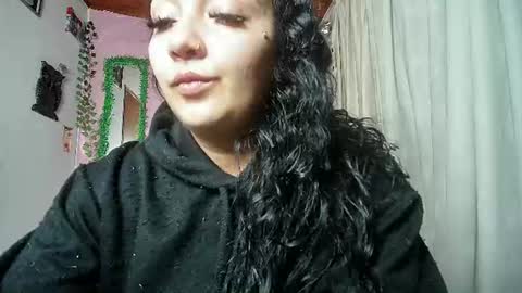 Snapshot of sexy_lolas chatting on 07-07-26, 06:47 sexy lolas online show from 07-07-26, 06:47