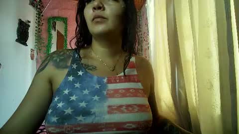 Snapshot of sexy_lolas chatting on 07-18-26, 06:45 sexy lolas online show from 07-18-26, 06:45