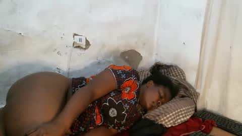 sexy_lunah online show from 10-24-25, 09:55