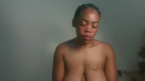 sexy_lyna online show from 12-21-25, 08:05