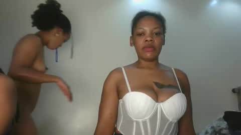 sexy_lyna online show from 02-18-26, 04:25