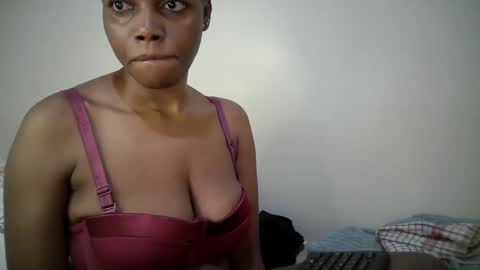 Snapshot of sexy_muna2 chatting on 05-15-26, 05:14 sexy_muna2 online show from 05-15-26, 05:14
