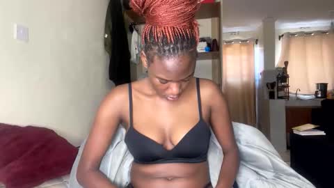 Snapshot of sexy_nyla chatting on 06-11-26, 08:23 Nyla online show from 06-11-26, 08:23