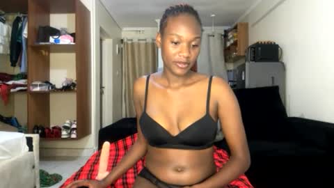 Snapshot of sexy_nyla chatting on 06-18-26, 11:20 Nyla online show from 06-18-26, 11:20