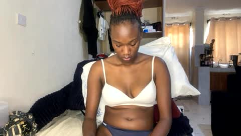 Snapshot of sexy_nyla chatting on 06-21-26, 08:50 Nyla online show from 06-21-26, 08:50