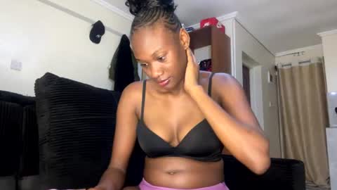 Snapshot of sexy_nyla chatting on 07-26-26, 03:41 Nyla online show from 07-26-26, 03:41