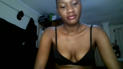 Snapshot of sexy_nyla chatting on 07-29-26, 12:09 Nyla online show from 07-29-26, 12:09