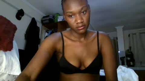 Snapshot of sexy_nyla chatting on 07-29-26, 08:40 Nyla online show from 07-29-26, 08:40