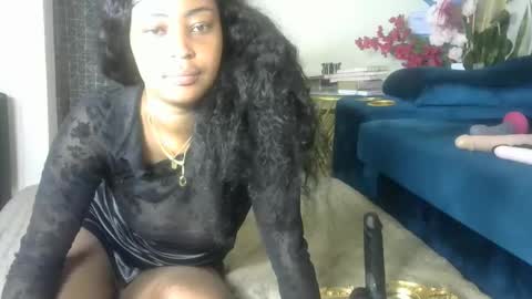 sexy pigeon online show from 04-17-26, 12:19