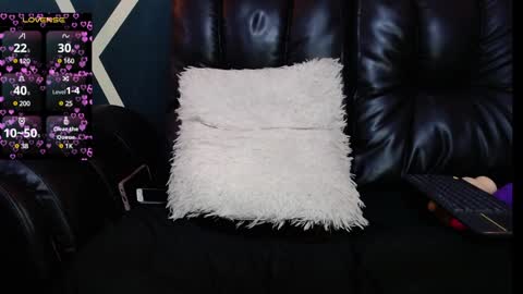 Snapshot of sexy_redgirl chatting on 01-24-25, 02:28 karoline online show from 01-24-25, 02:28