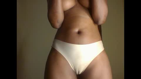 Snapshot of sexy_rio_ chatting on 10-20-25, 04:35 sexy_rio_ online show from 10-20-25, 04:35